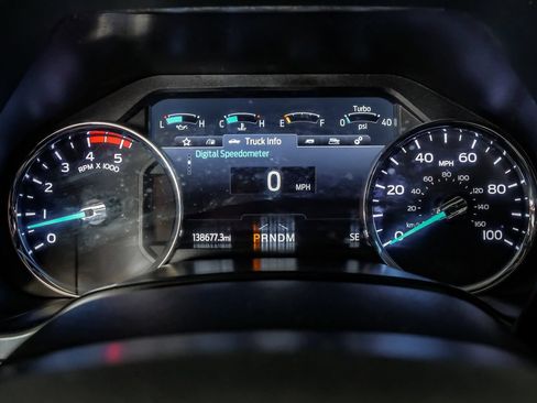 Used 2021 Ford F350 Platinum w/ FX4 Off-Road Package AWD/4WD image 18
