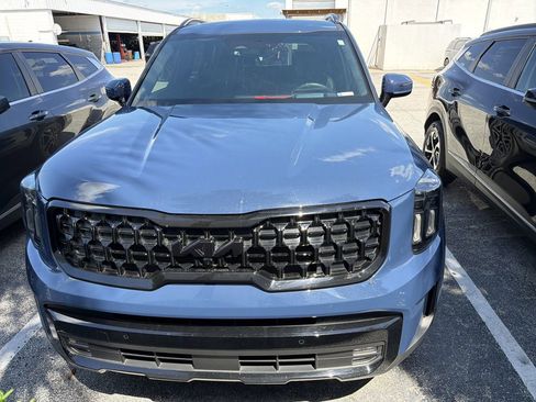 Used 2025 Kia Telluride SX Prestige X-Line AWD/4WD image 2