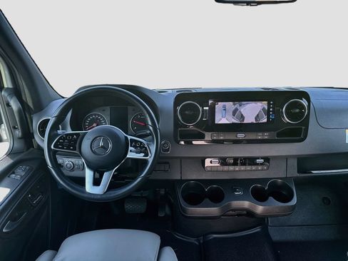 Used 2024 Mercedes-Benz Sprinter 2500 image 15