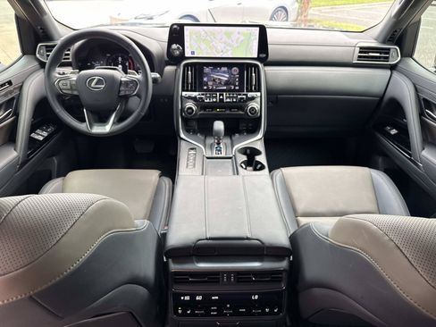 Used 2025 Lexus LX 700h Overtrail w/ Accessory Package (Z1) AWD/4WD image 29
