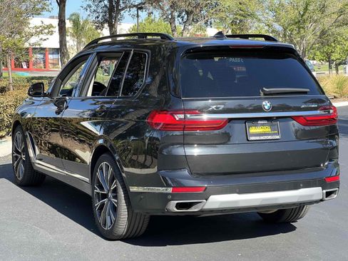 Used 2022 BMW X7 xDrive40i w/ Premium Package image 9