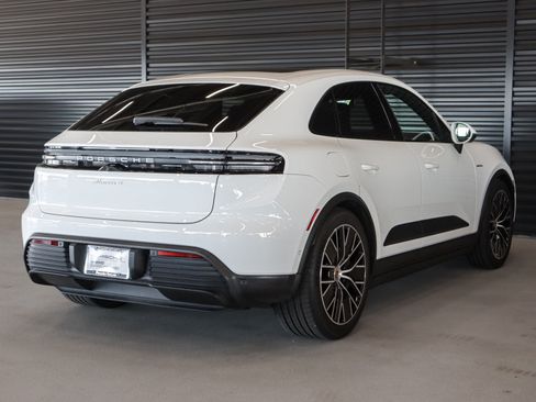 Used 2024 Porsche Macan 4 Electric AWD/4WD image 10