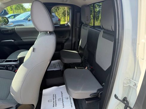 Certified 2022 Toyota Tacoma SR5 w/ SR5 Appearance Package (SM) AWD/4WD image 27