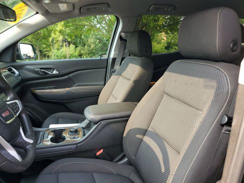 Used 2023 GMC Acadia SLE w/ Driver Convenience Package image 16