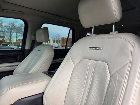 Used 2021 Ford Expedition Platinum image 12