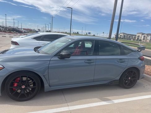 Used 2025 Honda Civic Type R image 1