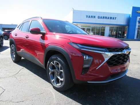 New 2026 Chevrolet Trax LT w/ Driver Confidence Package image 3