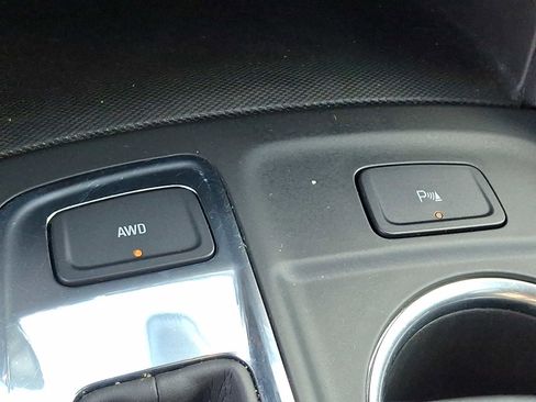 Used 2023 Chevrolet Equinox LT image 24