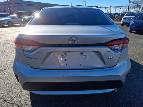 Used 2021 Toyota Corolla LE image 6