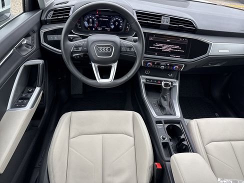 Used 2025 Audi Q3 2.0T Premium w/ Convenience Package image 7