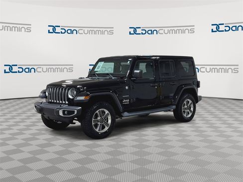 Used 2019 Jeep Wrangler Unlimited Sahara image 4