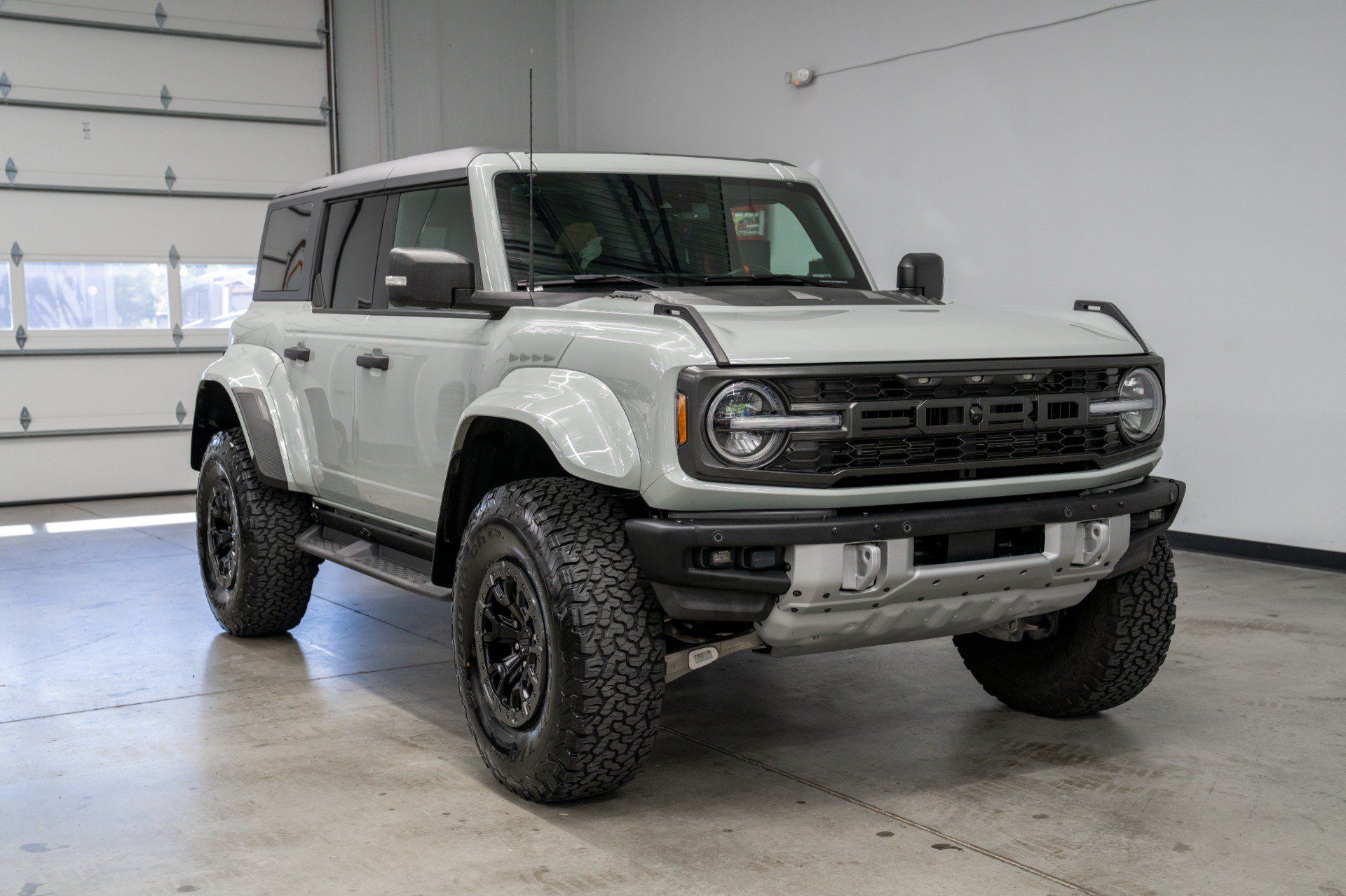 Used 2024 Ford Bronco Raptor w/ Interior Carbon Fiber Pack 6 AWD/4WD image 3