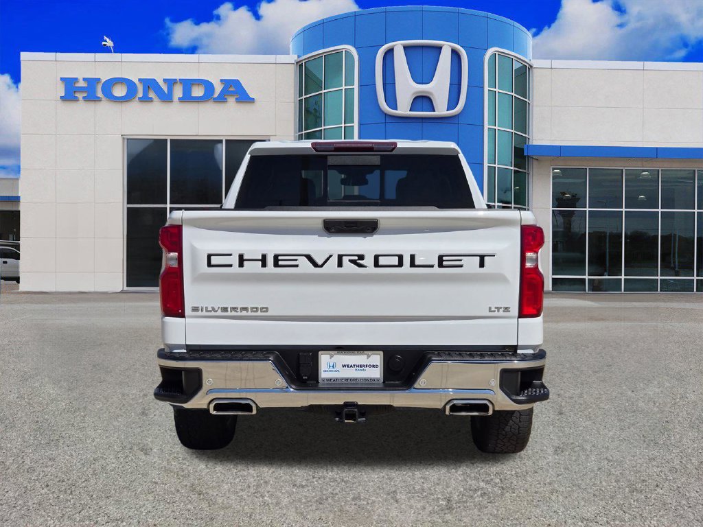 Used 2023 Chevrolet Silverado 1500 LTZ AWD/4WD image 4