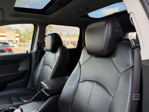 Used 2017 Chevrolet Traverse LT image 50