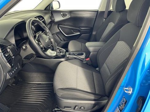 Certified 2024 Kia Soul EX FWD image 2