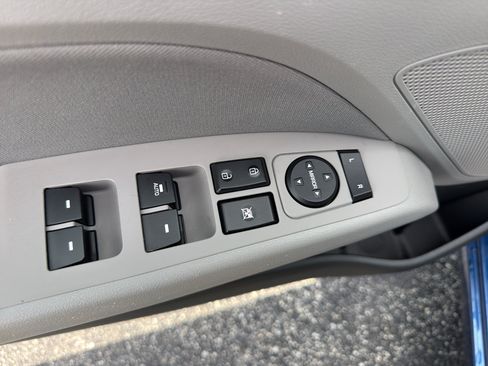 Used 2019 Hyundai Elantra Value Edition FWD image 11