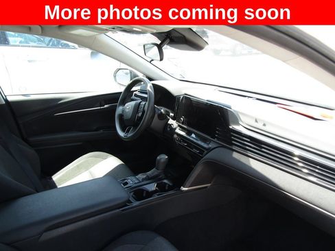 Used 2025 Toyota Camry LE FWD image 11