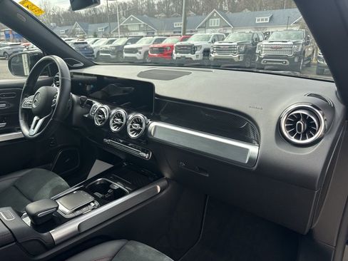 Used 2021 Mercedes-Benz GLB 250 4MATIC w/ AMG Line image 42