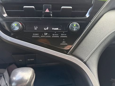 Used 2021 Toyota Camry SE image 20