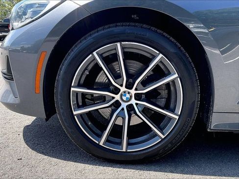 Used 2021 BMW 330i xDrive Sedan w/ Premium Package AWD/4WD image 22
