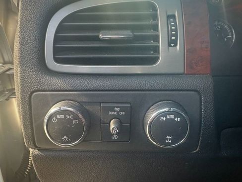 Used 2011 Chevrolet Avalanche LT w/ Luxury Package image 8