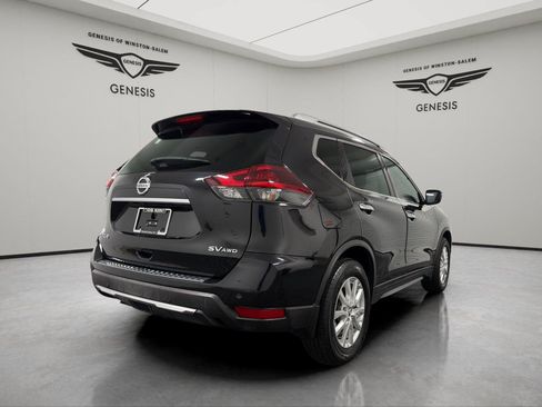 Used 2019 Nissan Rogue SV AWD/4WD image 5