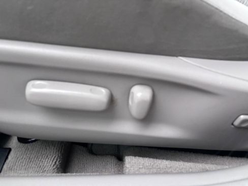 Used 2011 Toyota Camry LE FWD image 30