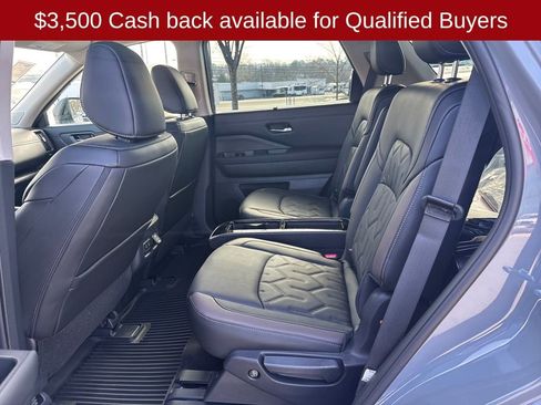 New 2026 Nissan Pathfinder Platinum image 26