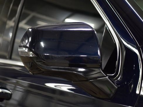 Used 2021 Cadillac Escalade Premium Luxury w/ Driver Assist Tech Package image 16