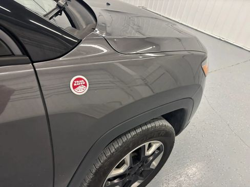 Used 2017 Jeep Compass Trailhawk w/ Leather Interior Group AWD/4WD image 36