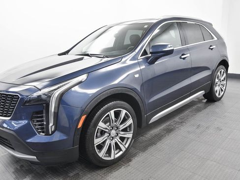 Used 2019 Cadillac XT4 Premium Luxury image 3