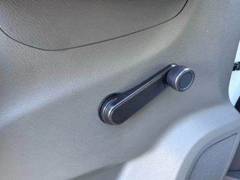 Used 2017 Nissan NV 3500 S image 21