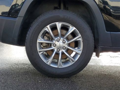 Used 2021 Jeep Cherokee Latitude Lux image 5