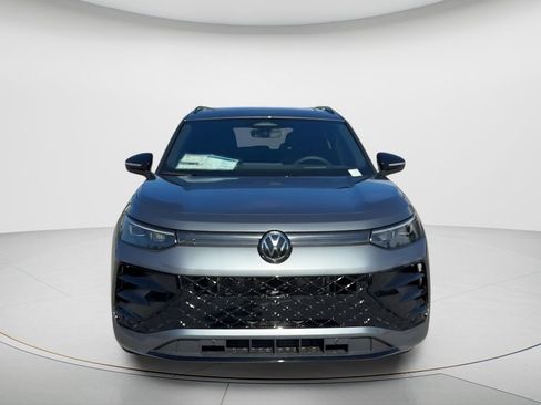 New 2026 Volkswagen Tiguan SE R-Line FWD image 8