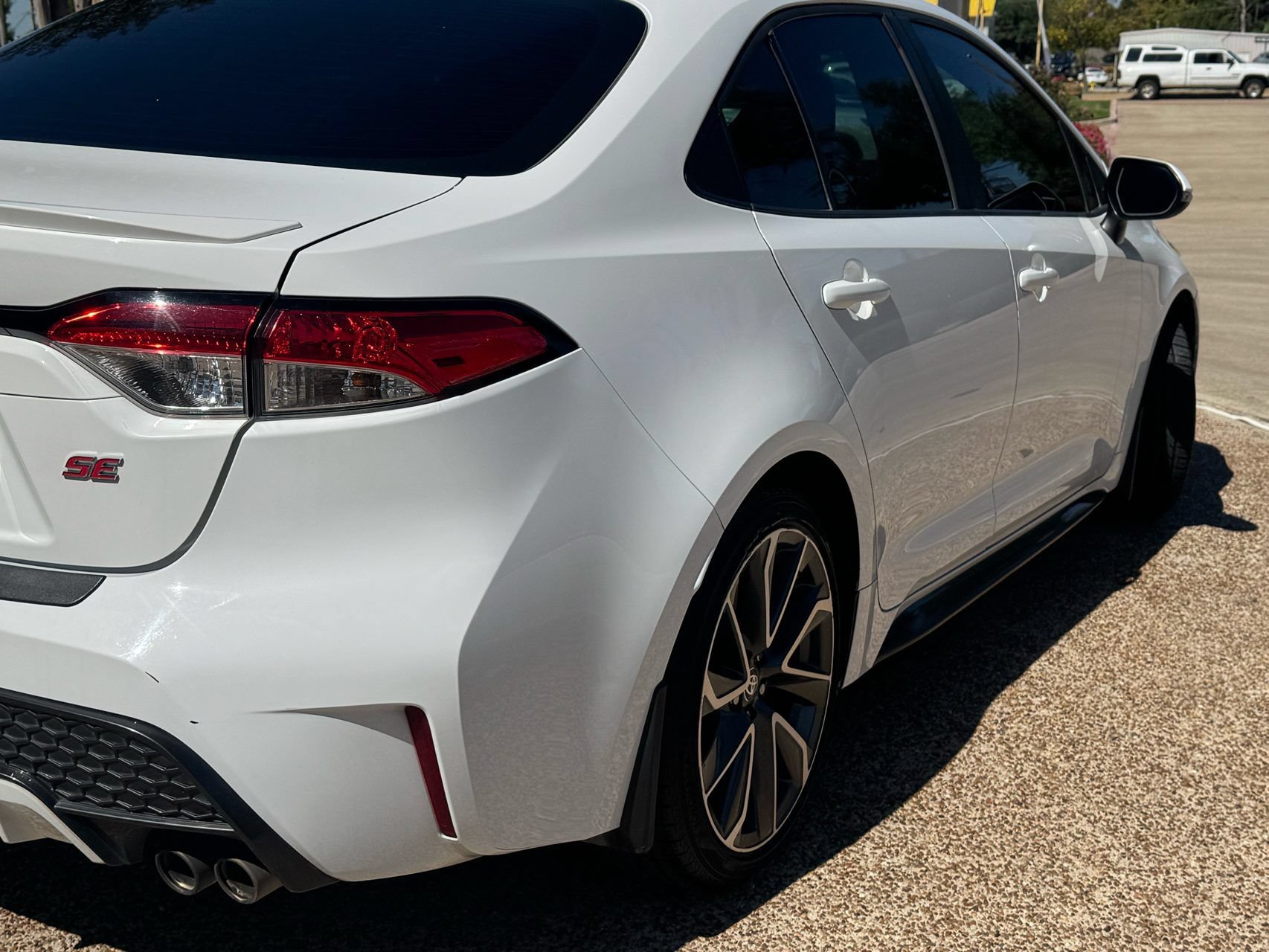 Used 2021 Toyota Corolla SE FWD image 4