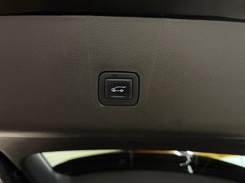 Used 2022 Chevrolet Traverse RS AWD/4WD image 11