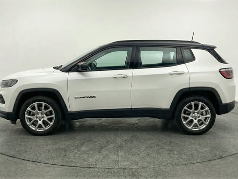 Used 2025 Jeep Compass Limited AWD/4WD image 5