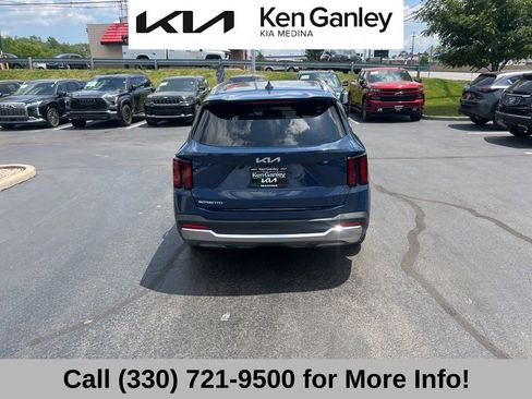 Certified 2024 Kia Sorento S w/ Panoramic Sunroof Package FWD image 13