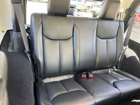 Used 2017 Jeep Wrangler Sahara AWD/4WD image 26