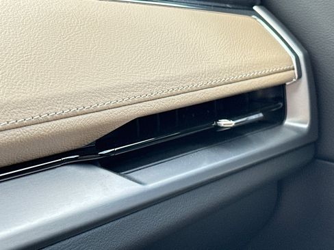 Used 2024 Cadillac XT4 Premium Luxury w/ Active Safety Package image 27