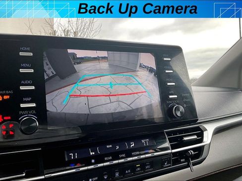 Certified 2022 Toyota Sienna XLE image 13