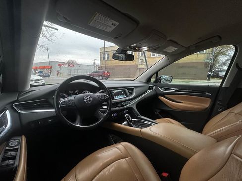 Used 2018 Buick Enclave Essence image 16