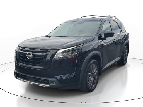 Used 2023 Nissan Pathfinder SL w/ SL Premium Package FWD image 3