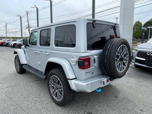 Used 2023 Jeep Wrangler Unlimited Sahara AWD/4WD image 7
