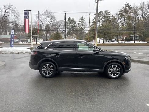 Used 2022 Lincoln Nautilus AWD w/ Premium Package image 5