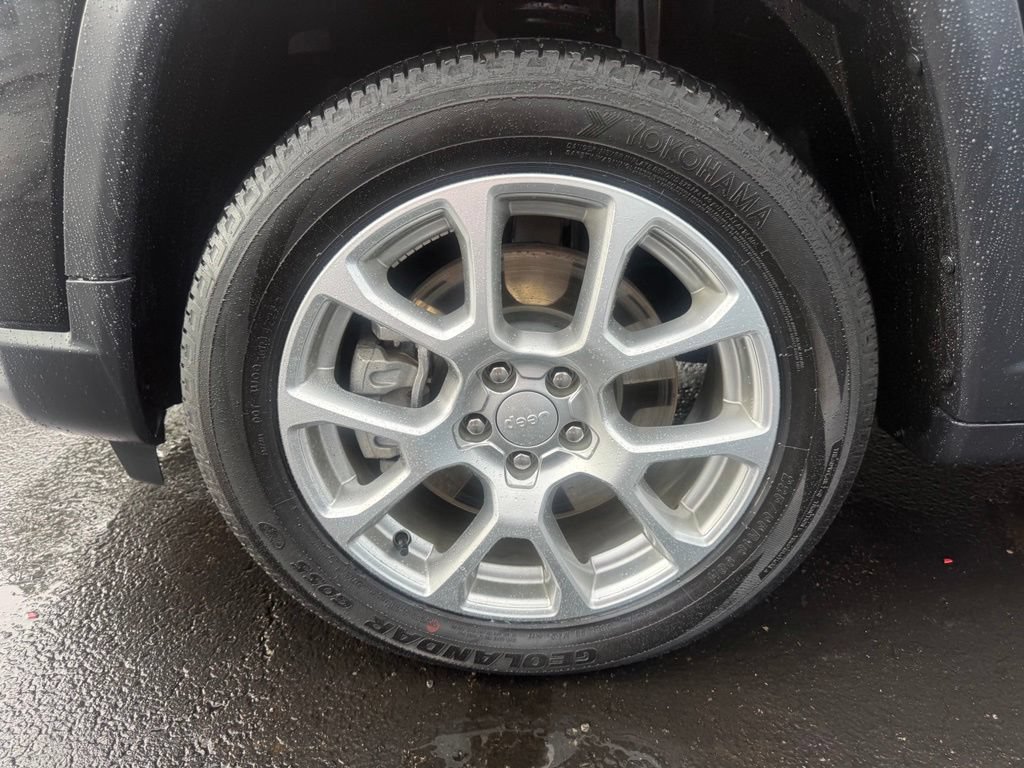 Certified 2024 Jeep Compass Latitude AWD/4WD image 11