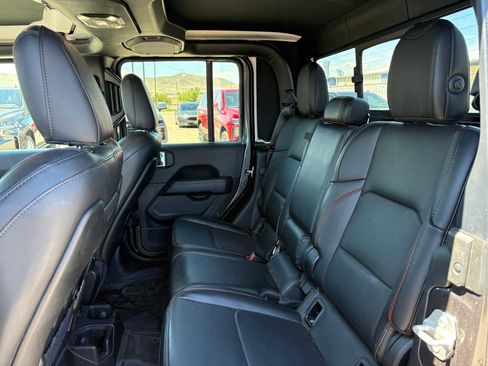 Used 2023 Jeep Gladiator Rubicon w/ LED Lighting Group AWD/4WD image 22