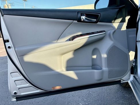 Used 2012 Toyota Camry XLE image 41