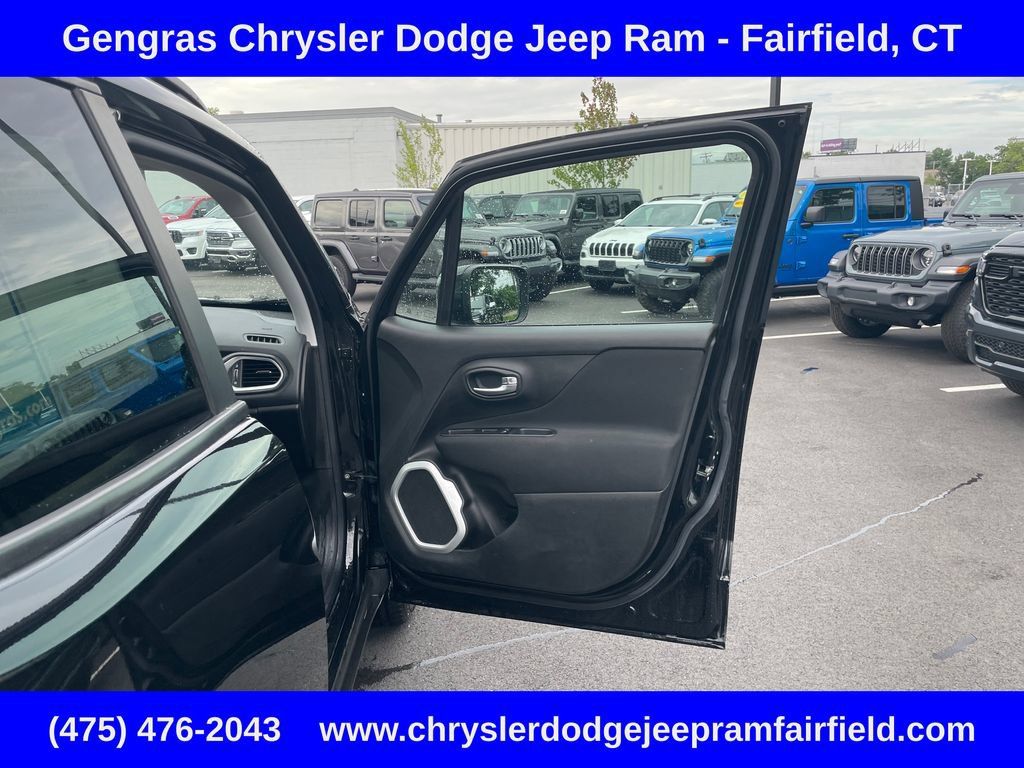 Certified 2021 Jeep Renegade Latitude AWD/4WD image 19