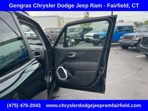 Certified 2021 Jeep Renegade Latitude AWD/4WD image 19